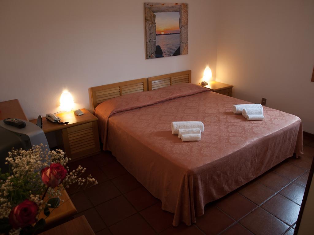 Hotel Garibaldi La Maddalena  Værelse billede