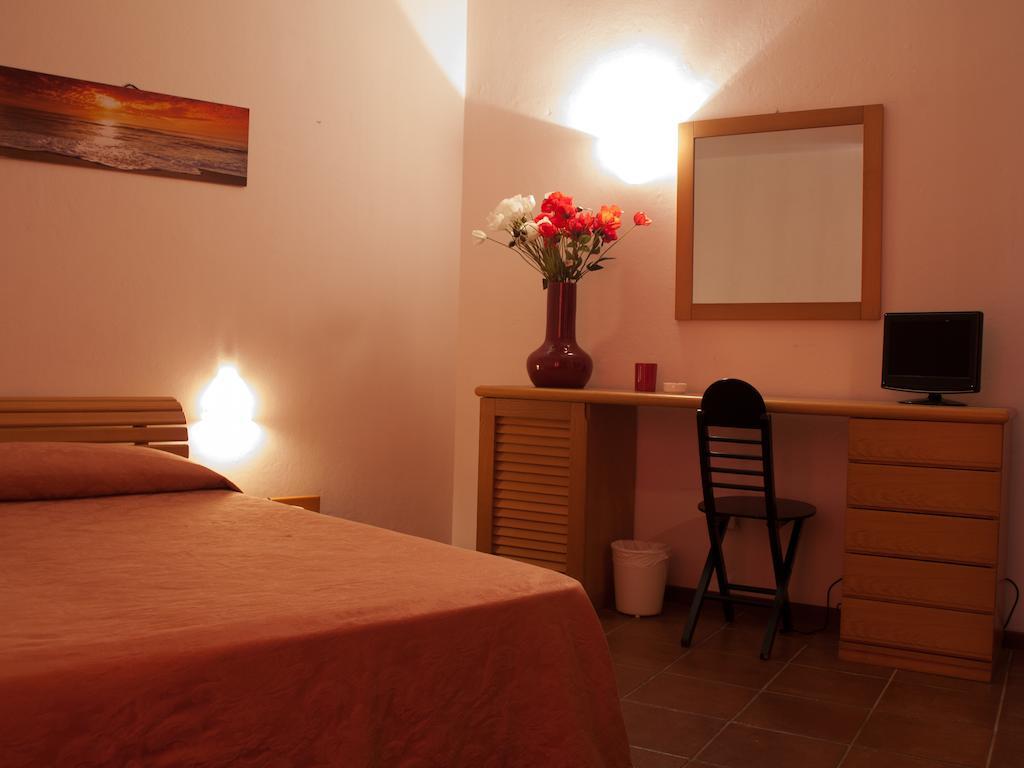 Hotel Garibaldi La Maddalena  Værelse billede