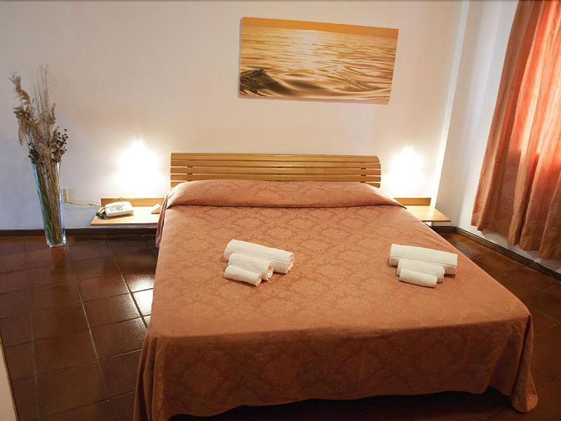Hotel Garibaldi La Maddalena  Eksteriør billede